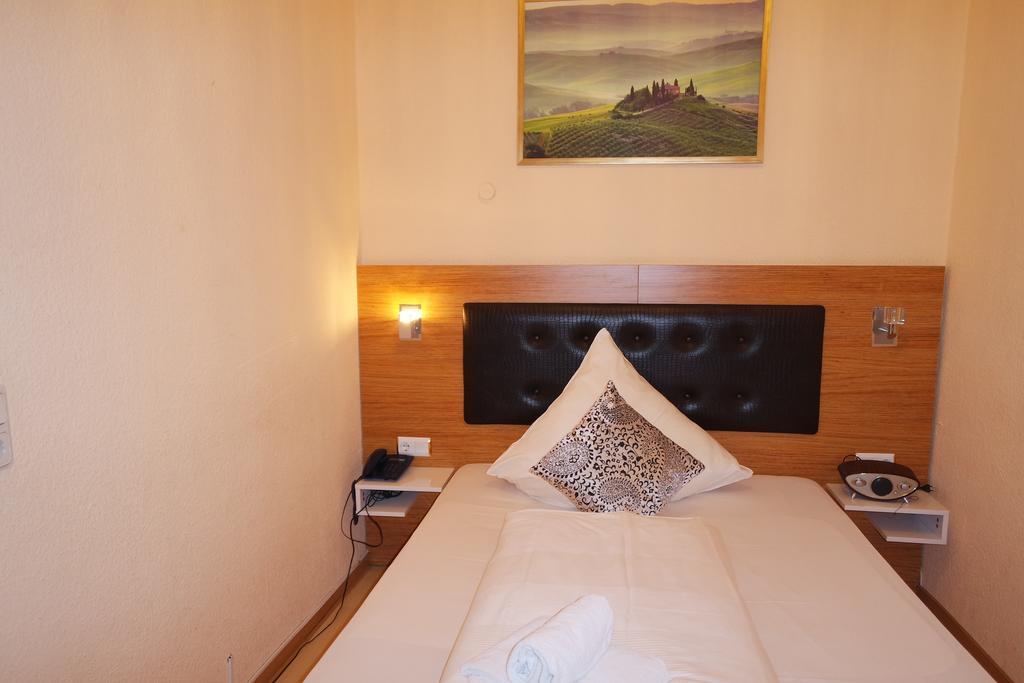 Hotel Drei Kronen Дортмунд Екстериор снимка